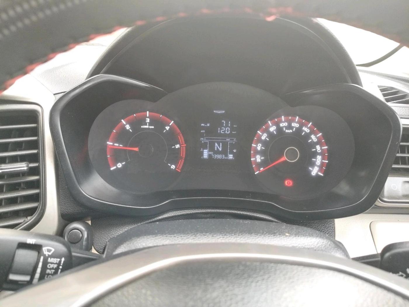 2019 Mahindra XUV300 W6 1.5 DIESEL, Diesel, Manual, 73,983 km, interior