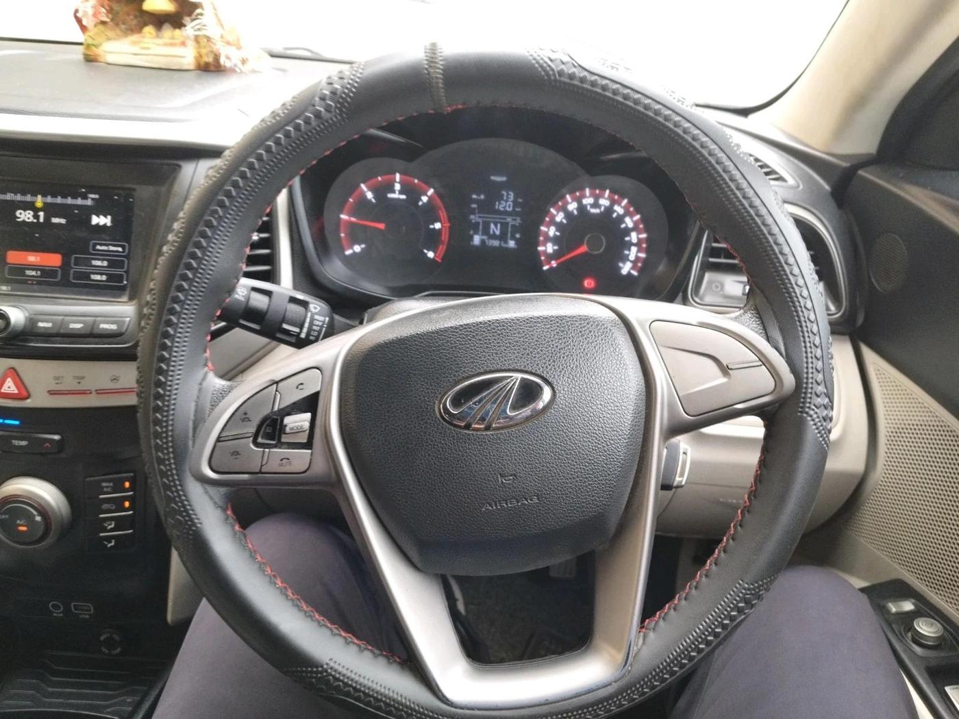 2019 Mahindra XUV300 W6 1.5 DIESEL, Diesel, Manual, 73,983 km, interior