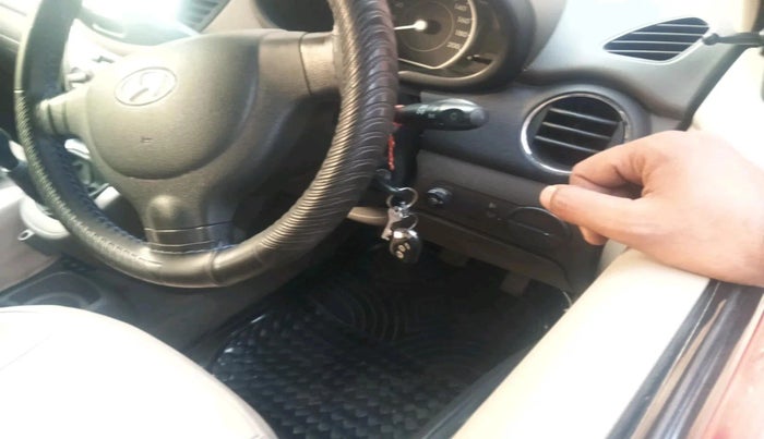 2013 Hyundai i10 MAGNA 1.1, CNG, Manual, 1,11,197 km, interior