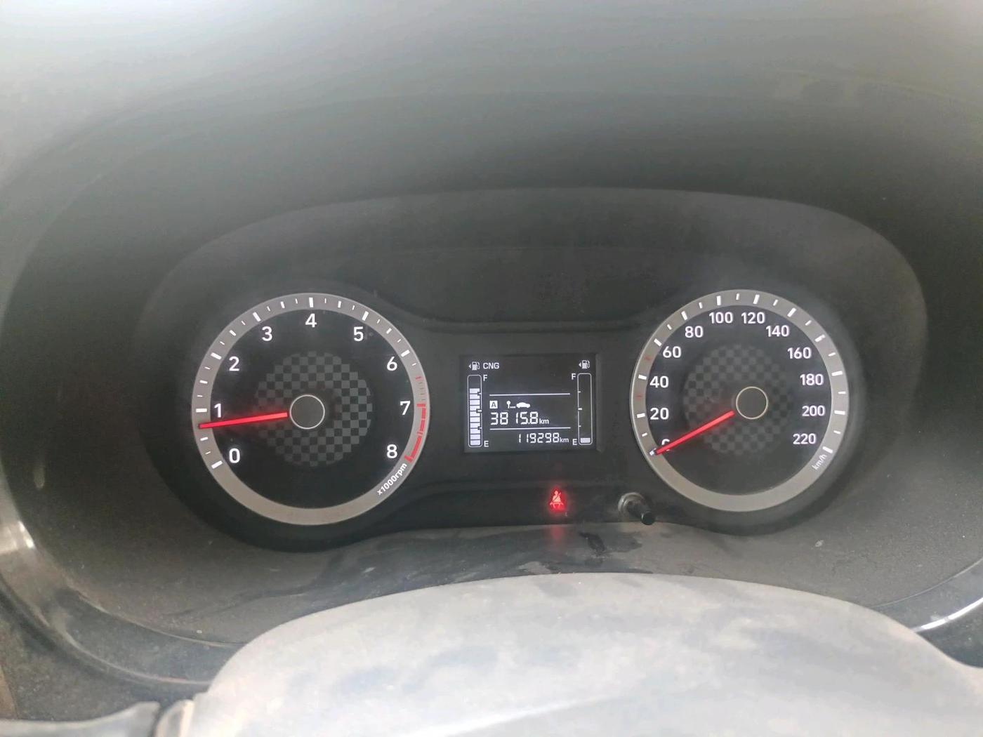 2022 Hyundai AURA S 1.2 CNG, CNG, Manual, 1,19,298 km, interior