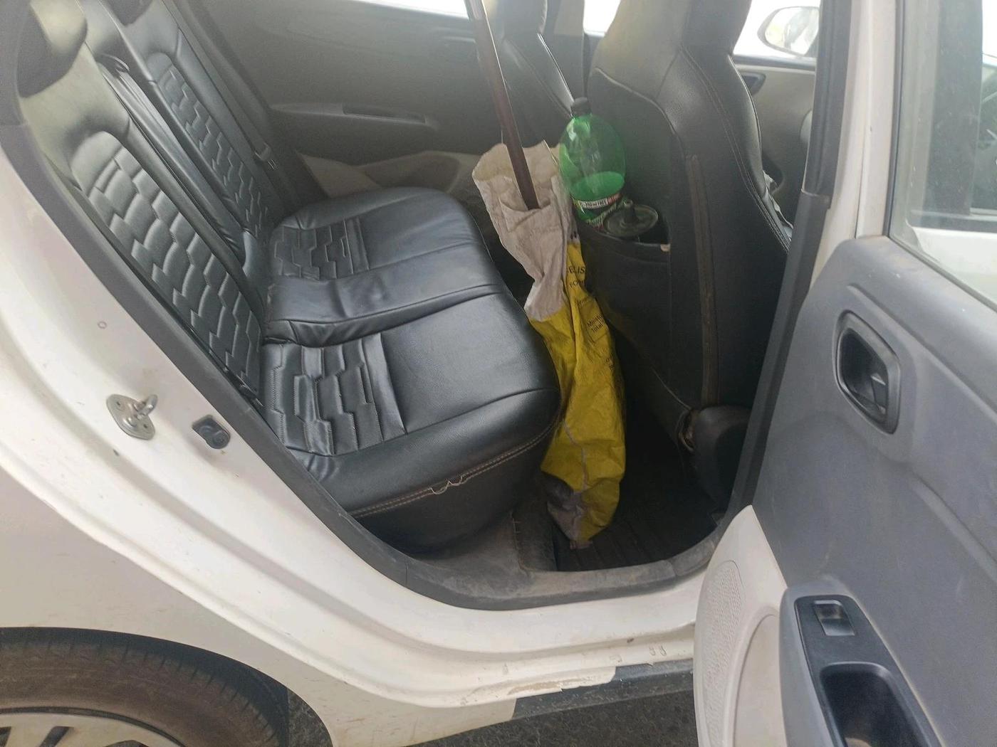 2022 Hyundai AURA S 1.2 CNG, CNG, Manual, 1,19,298 km, interior