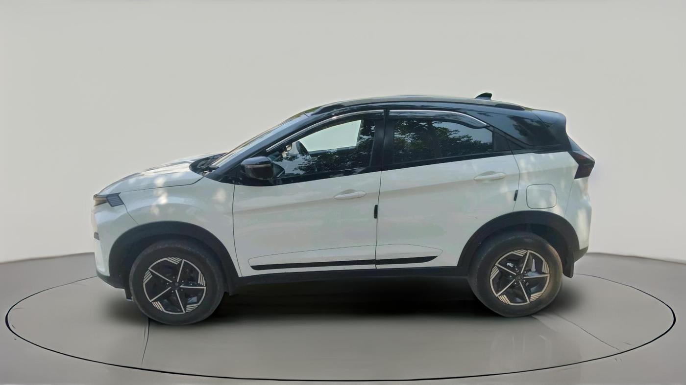 2023 Tata NEXON FEARLESS + AMT DUAL TONE 1.5 DIESEL, Diesel, Automatic, 47,820 km, exterior