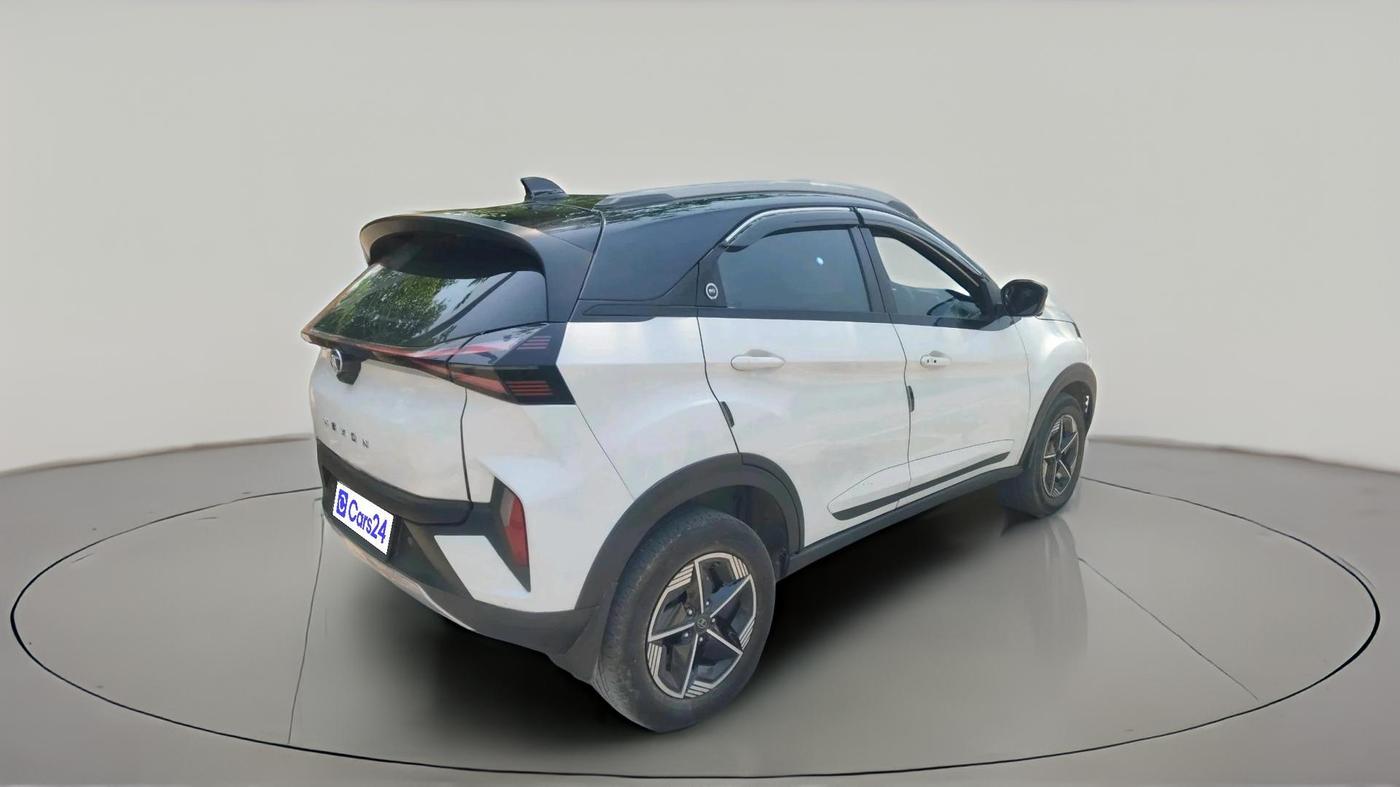 2023 Tata NEXON FEARLESS + AMT DUAL TONE 1.5 DIESEL, Diesel, Automatic, 47,820 km, exterior