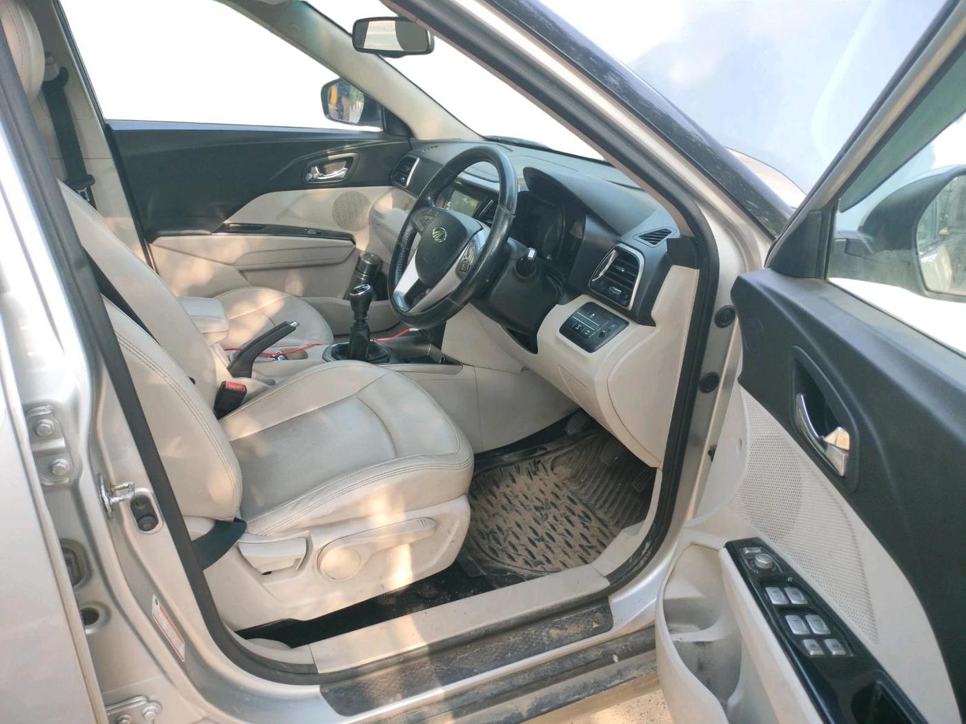 2019 Mahindra XUV300 W8 (O) 1.5 DIESEL, Diesel, Manual, 1,26,040 km, interior