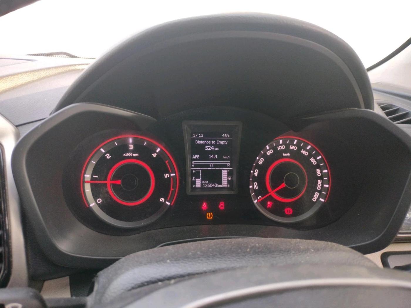 2019 Mahindra XUV300 W8 (O) 1.5 DIESEL, Diesel, Manual, 1,26,040 km, interior