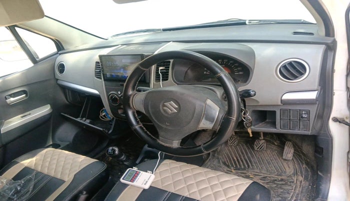 2011 Maruti Wagon R 1.0 LXI, Petrol, Manual, 1,30,099 km, interior