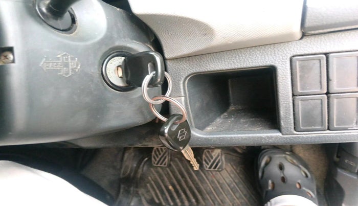 2011 Maruti Wagon R 1.0 LXI, Petrol, Manual, 1,30,099 km, interior