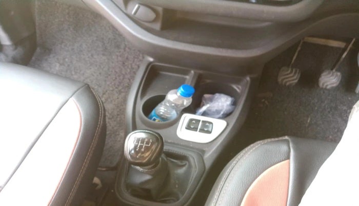 2017 Datsun Redi Go T (O), Petrol, Manual, 36,429 km, interior