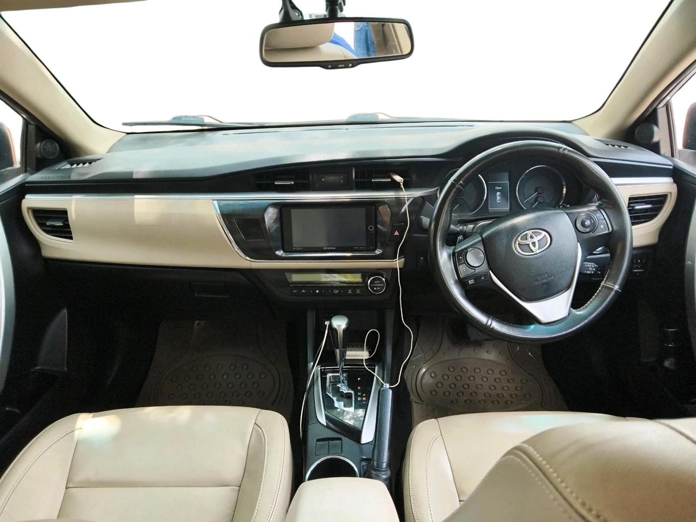 2016 Toyota Corolla Altis VL CVT PETROL, Petrol, Automatic, 1,10,011 km, interior