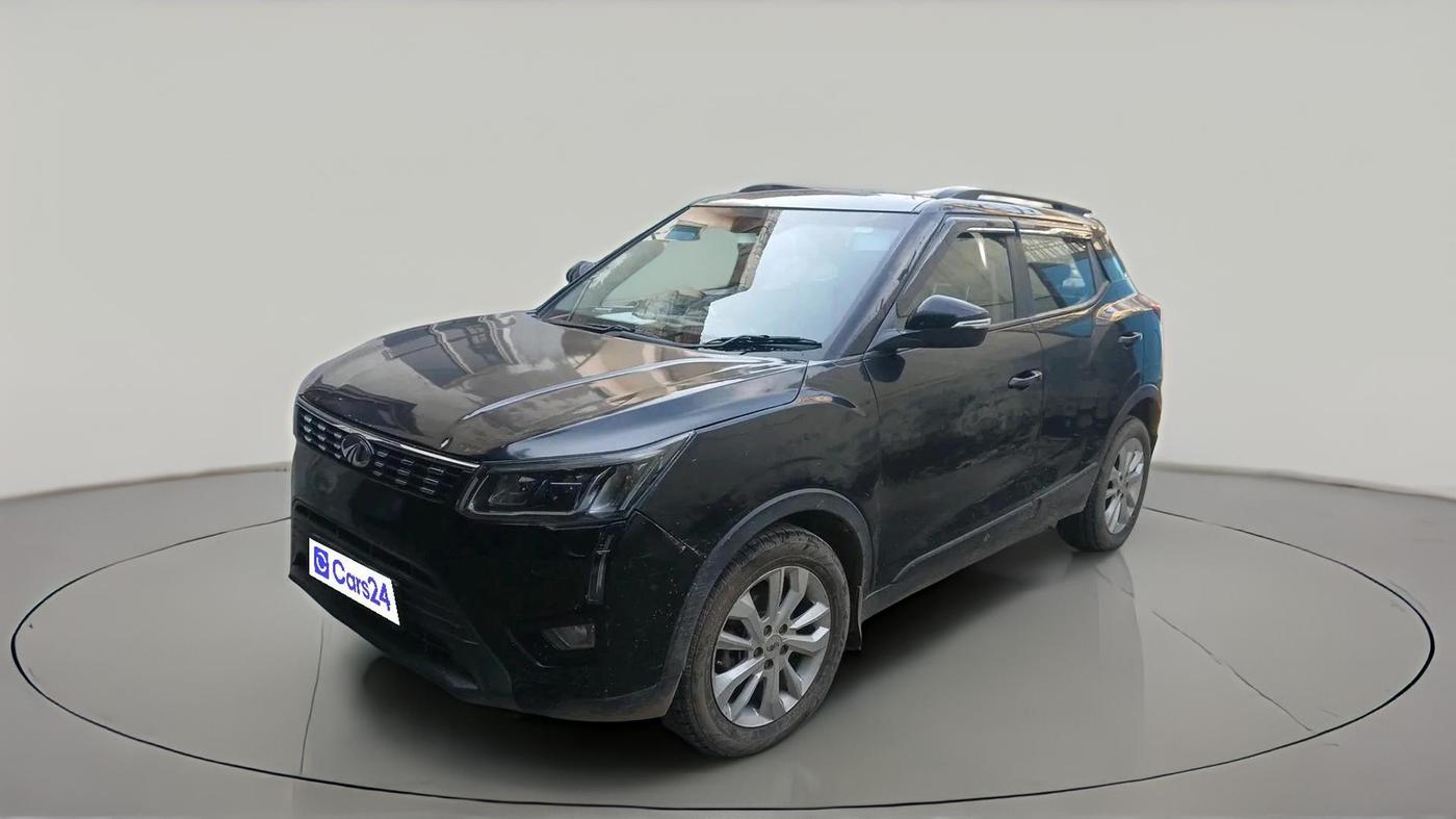 2021 Mahindra XUV300 W8 1.2 PETROL, Petrol, Manual, 1,31,093 km, exterior