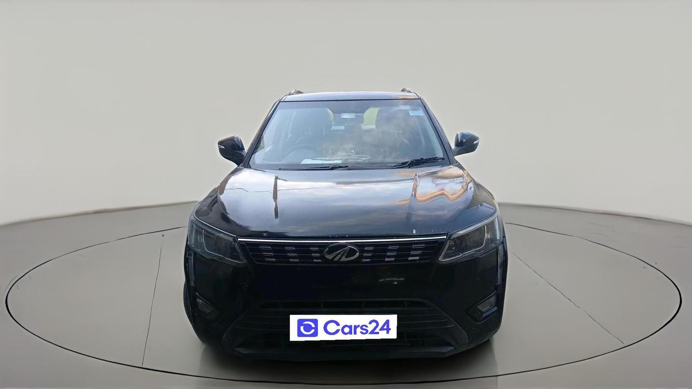 2021 Mahindra XUV300 W8 1.2 PETROL, Petrol, Manual, 1,31,093 km, exterior
