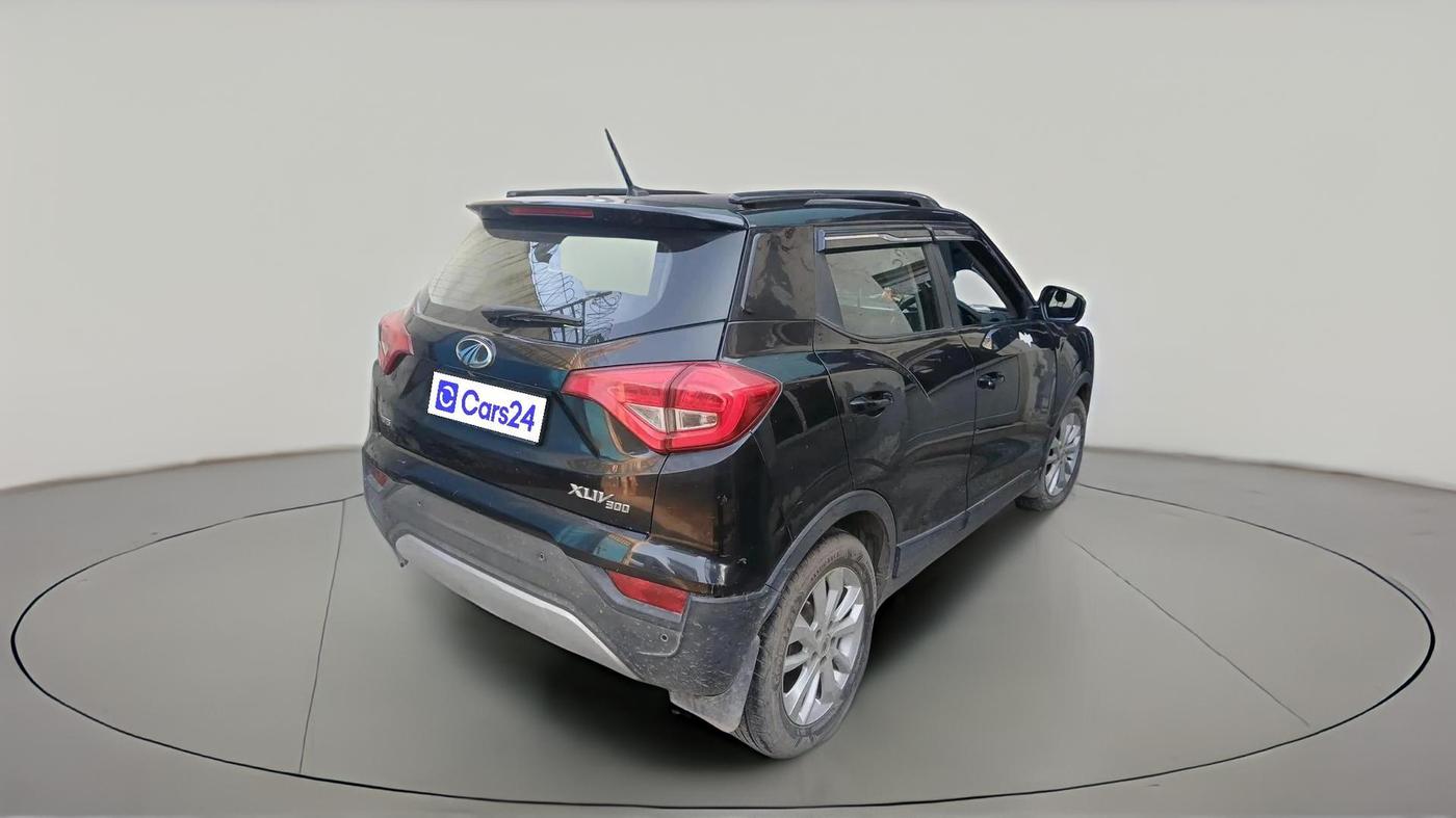 2021 Mahindra XUV300 W8 1.2 PETROL, Petrol, Manual, 1,31,093 km, exterior