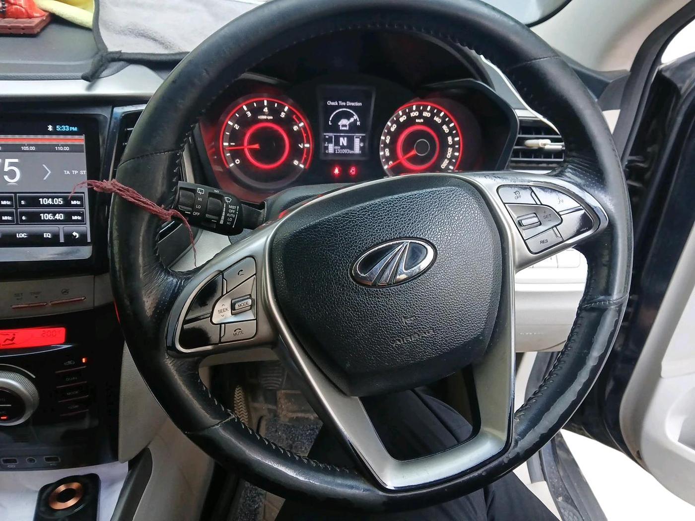 2021 Mahindra XUV300 W8 1.2 PETROL, Petrol, Manual, 1,31,093 km, interior