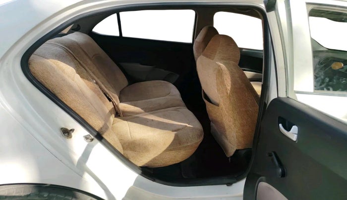 2017 Hyundai XCENT PRIME T VTVT  PLUS, CNG, Manual, 1,31,925 km, interior