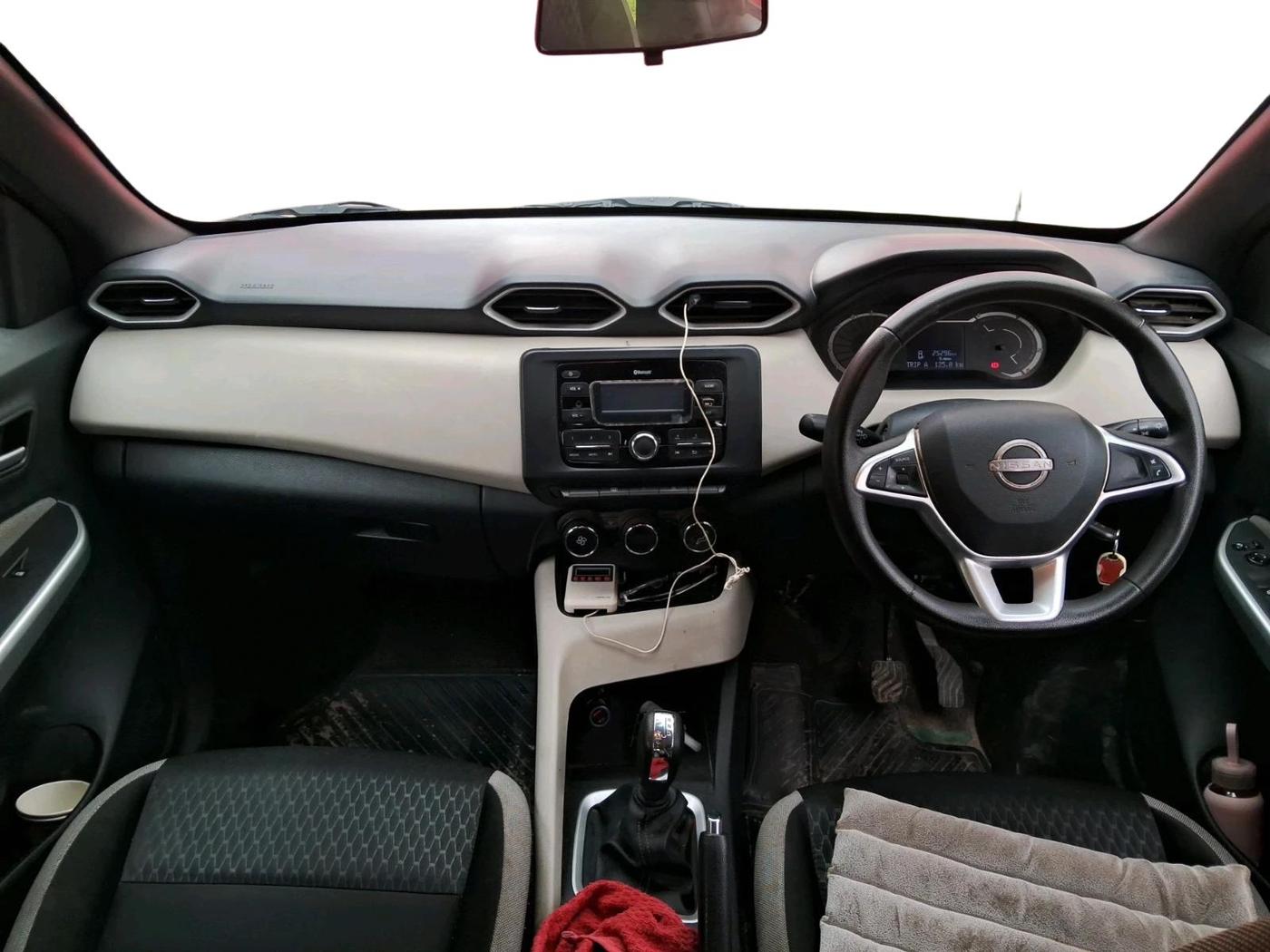 2024 Nissan MAGNITE XL AMT EZ Shift, Petrol, Automatic, 25,296 km, interior