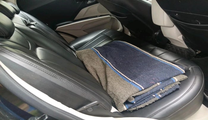 2019 Mahindra XUV300 W8 1.2 PETROL, Petrol, Manual, 91,663 km, interior
