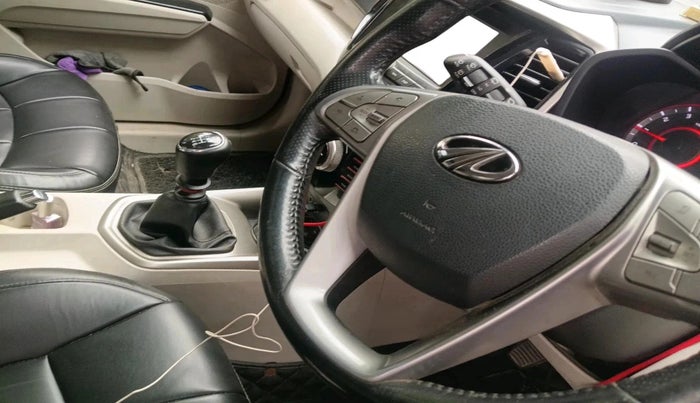 2019 Mahindra XUV300 W8 1.2 PETROL, Petrol, Manual, 91,663 km, interior