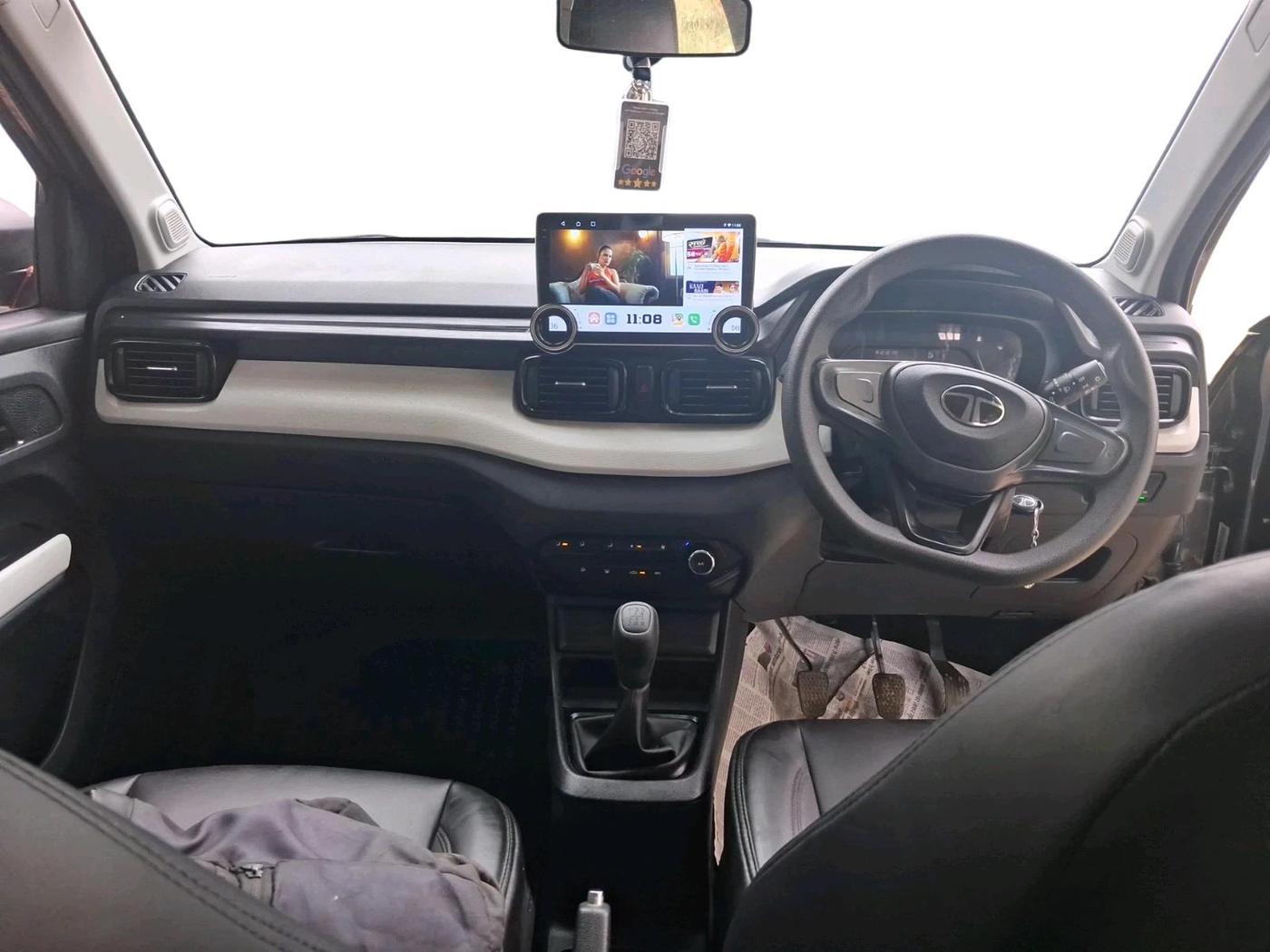 2025 Tata PUNCH PURE MT CNG, CNG, Manual, 3,580 km, interior