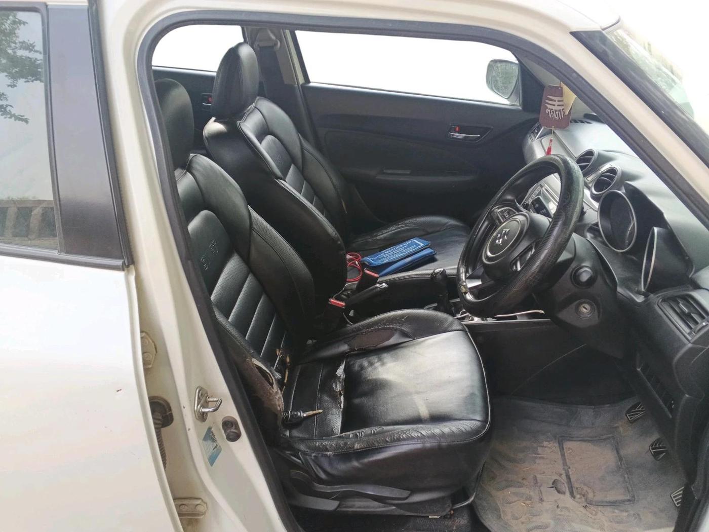 2018 Maruti Swift VXI, Petrol, Manual, 1,99,239 km, interior