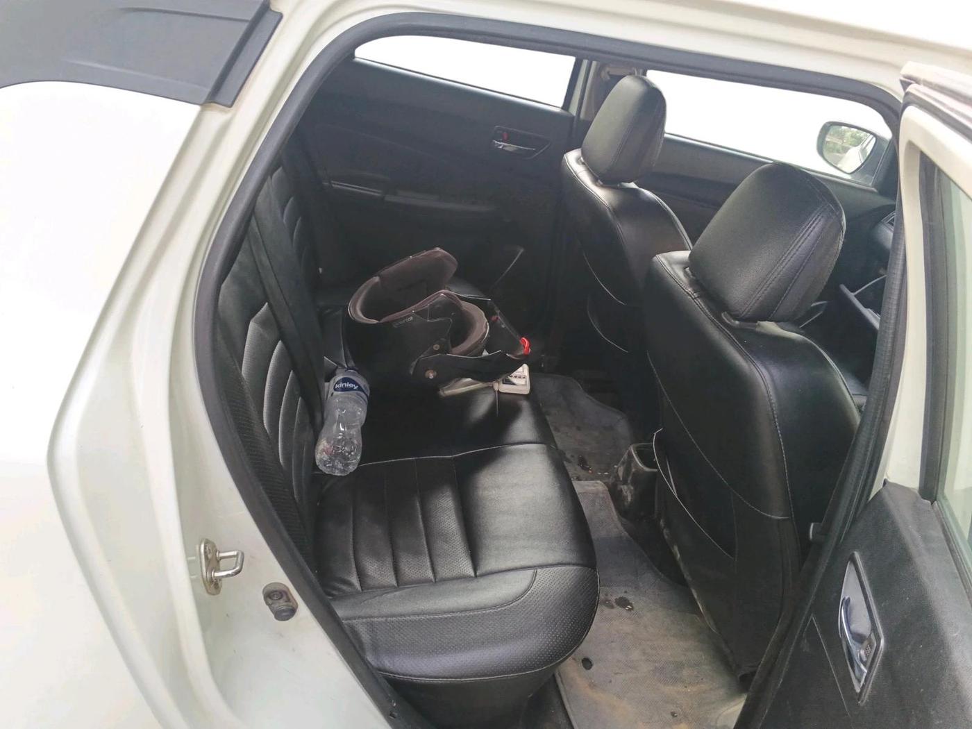 2018 Maruti Swift VXI, Petrol, Manual, 1,99,239 km, interior
