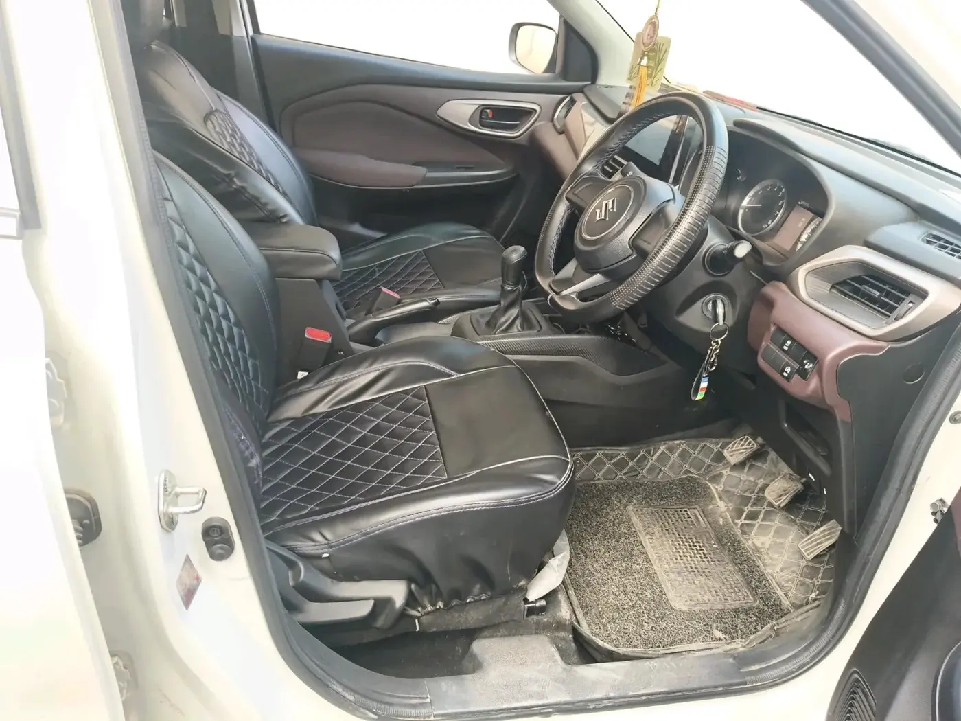 2025 Maruti FRONX SIGMA 1.2 MT, Petrol, Manual, 9,147 km, interior