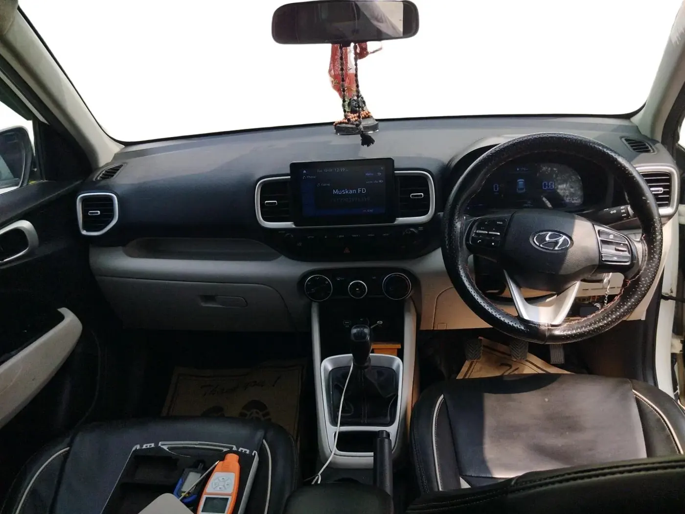 2022 Hyundai VENUE S(O) 1.2, Petrol, Manual, 69,572 km, interior