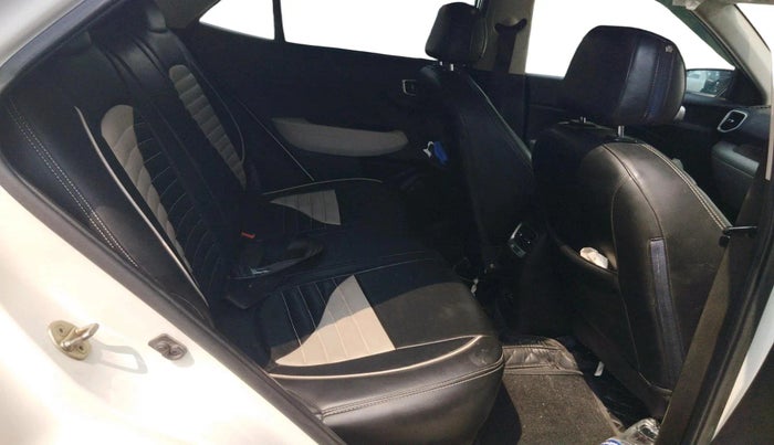 2022 Hyundai VENUE S(O) 1.2, Petrol, Manual, 69,572 km, interior