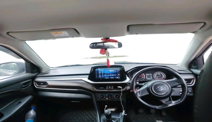 2022 Maruti BREZZA LXI SMART HYBRID, Petrol, Manual, 1,07,075 km, interior