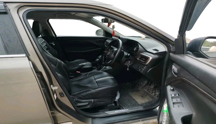 2022 Maruti BREZZA LXI SMART HYBRID, Petrol, Manual, 1,07,075 km, interior