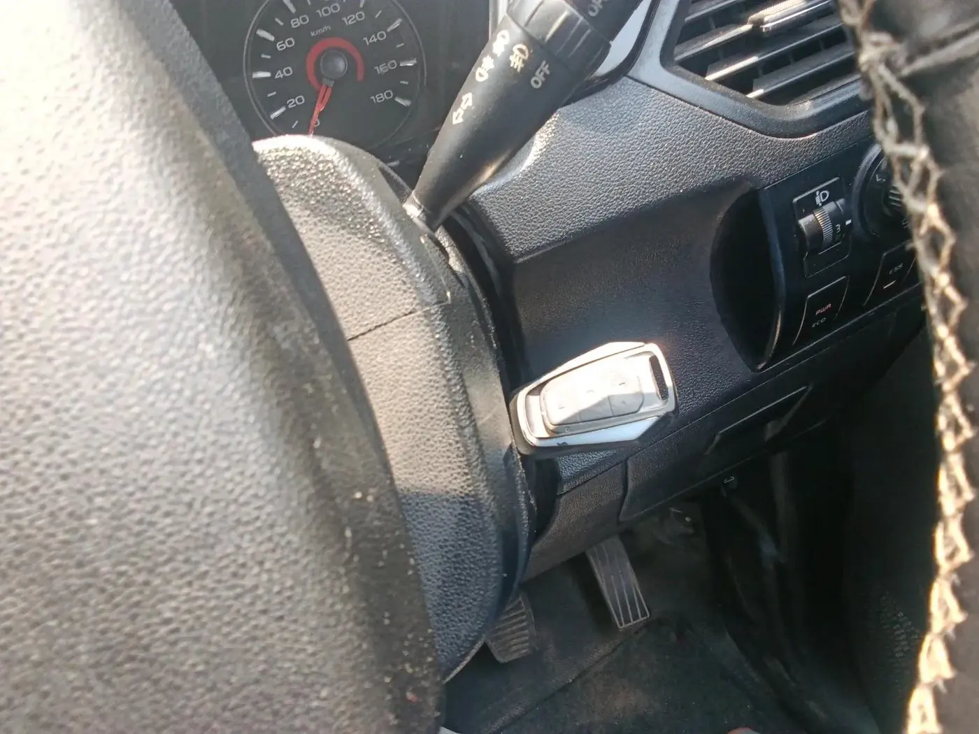 2017 Mahindra KUV 100 NXT K8 D 6 STR, Diesel, Manual, 87,799 km, interior