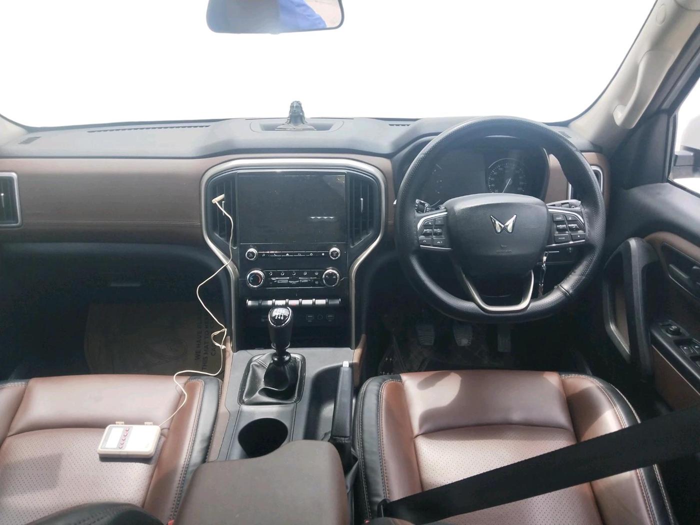 2024 Mahindra SCORPIO-N Z4 DIESEL MT 2WD 7 STR, Diesel, Manual, 22,235 km, interior