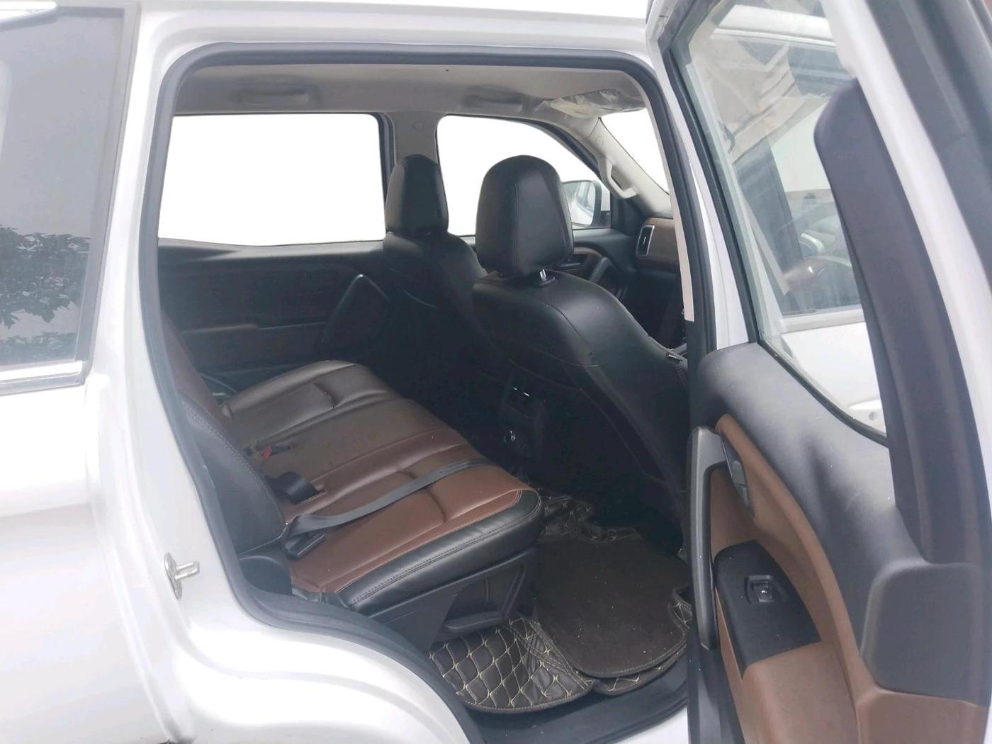 2024 Mahindra SCORPIO-N Z4 DIESEL MT 2WD 7 STR, Diesel, Manual, 22,235 km, interior