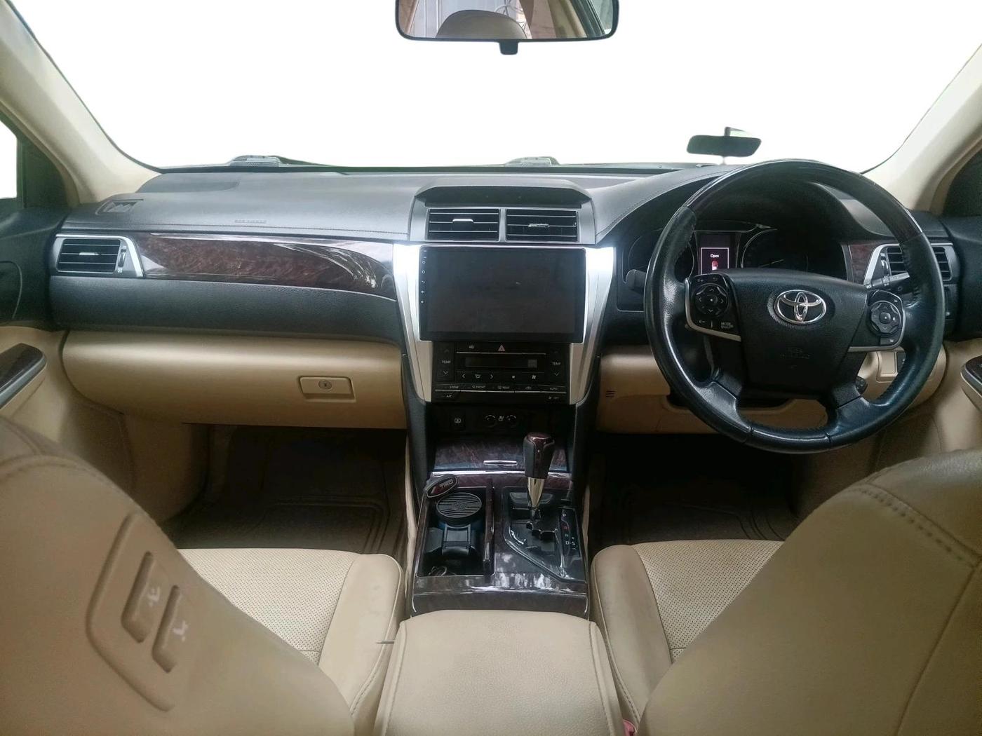 2015 Toyota Camry 2.5L AT, Petrol, Automatic, 87,535 km, interior