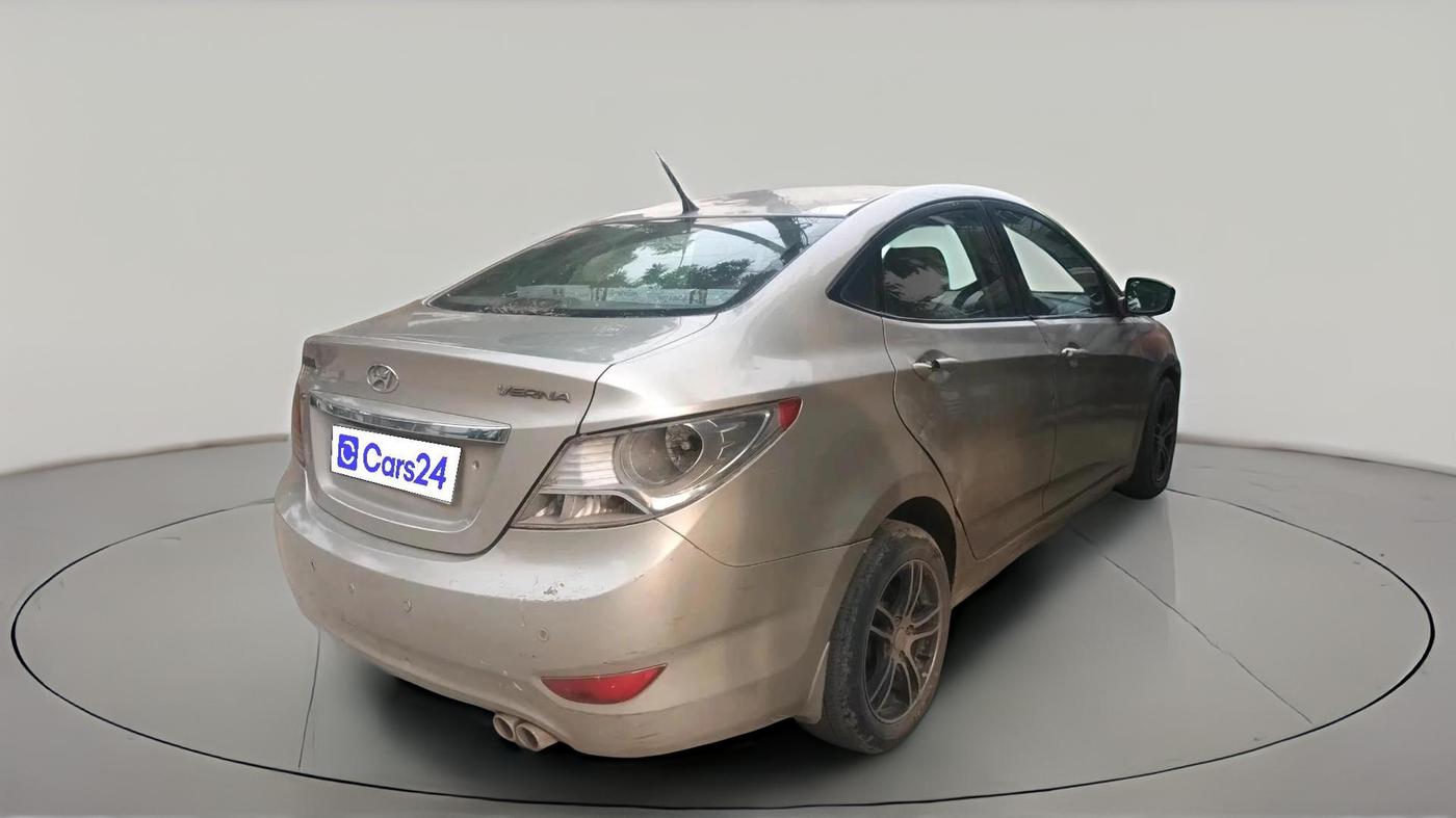 2011 Hyundai Verna FLUIDIC 1.6 VTVT EX, CNG, Manual, 1,33,325 km, exterior