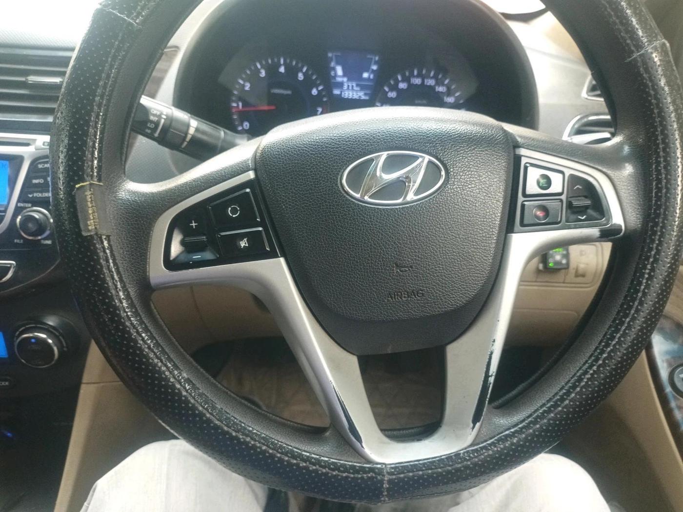 2011 Hyundai Verna FLUIDIC 1.6 VTVT EX, CNG, Manual, 1,33,325 km, interior