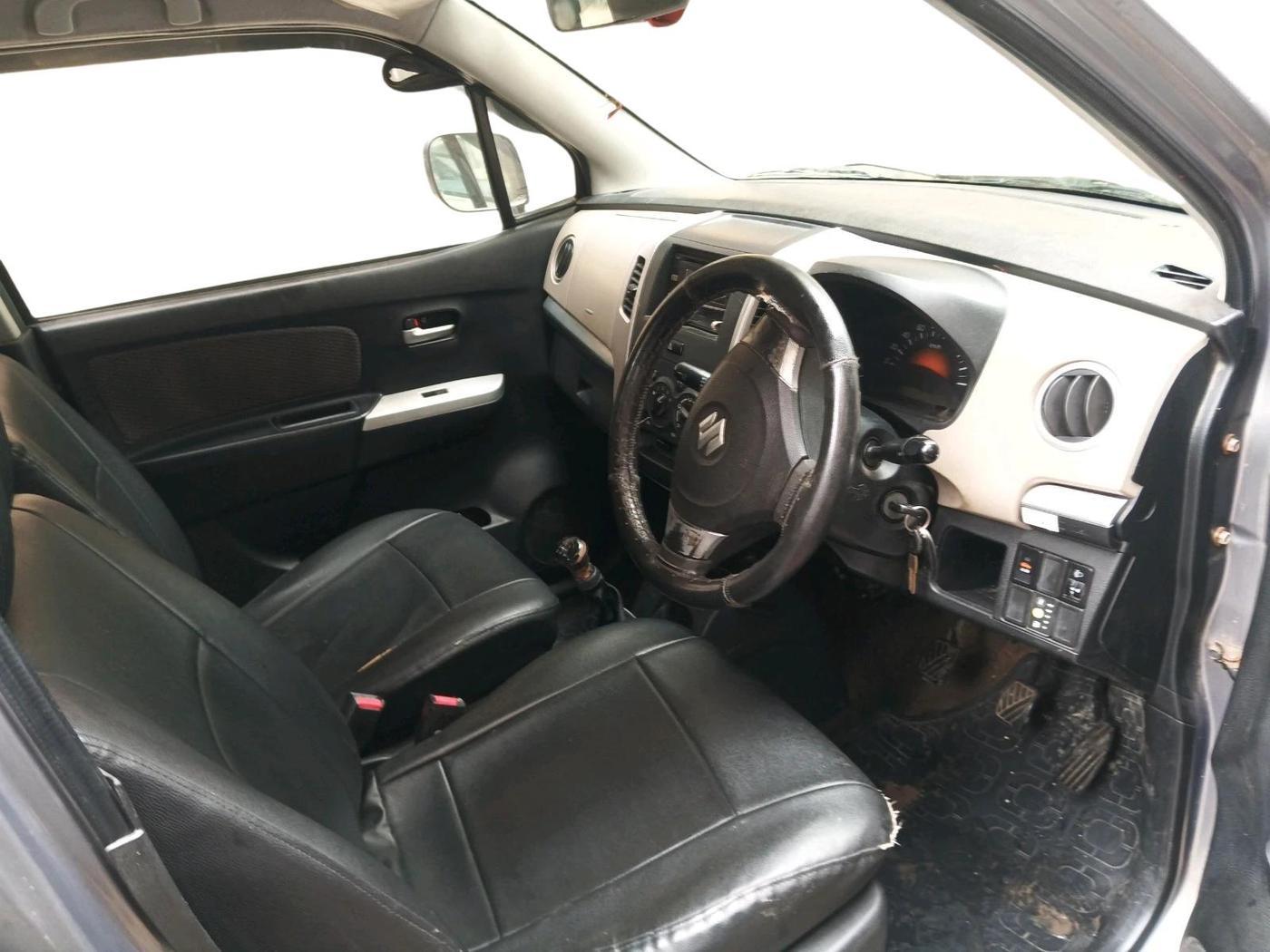 2013 Maruti Wagon R 1.0 LXI CNG, CNG, Manual, 42,886 km, interior