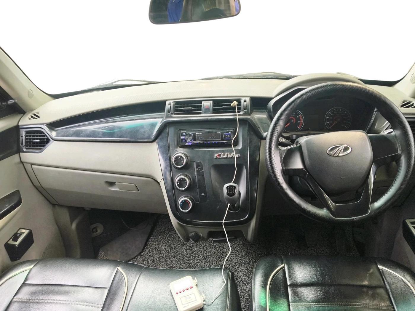 2017 Mahindra Kuv100 K2 6 STR, CNG, Manual, 1,05,803 km, interior