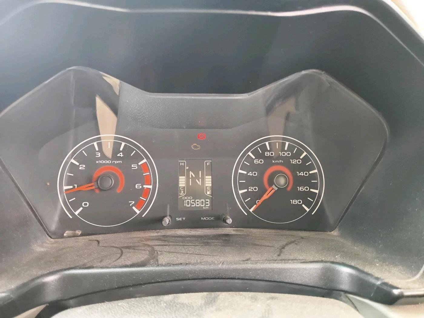 2017 Mahindra Kuv100 K2 6 STR, CNG, Manual, 1,05,803 km, interior