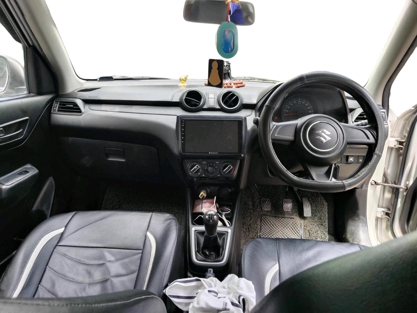 2019 Maruti Swift LXI, CNG, Manual, 42,860 km, interior