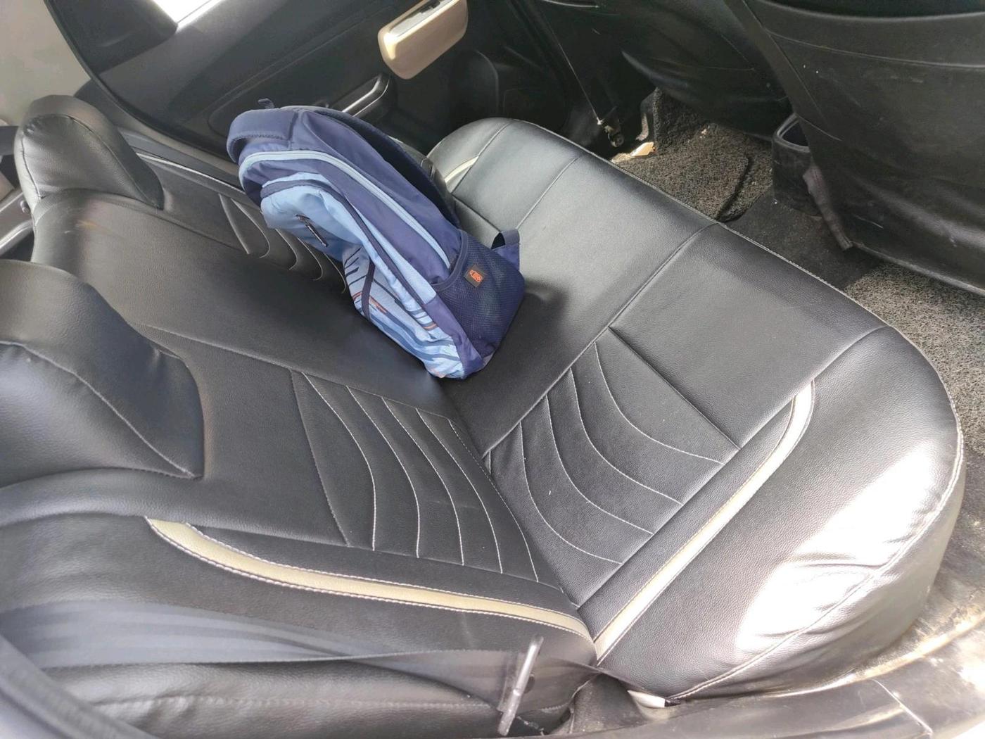 2019 Maruti Swift LXI, CNG, Manual, 42,860 km, interior