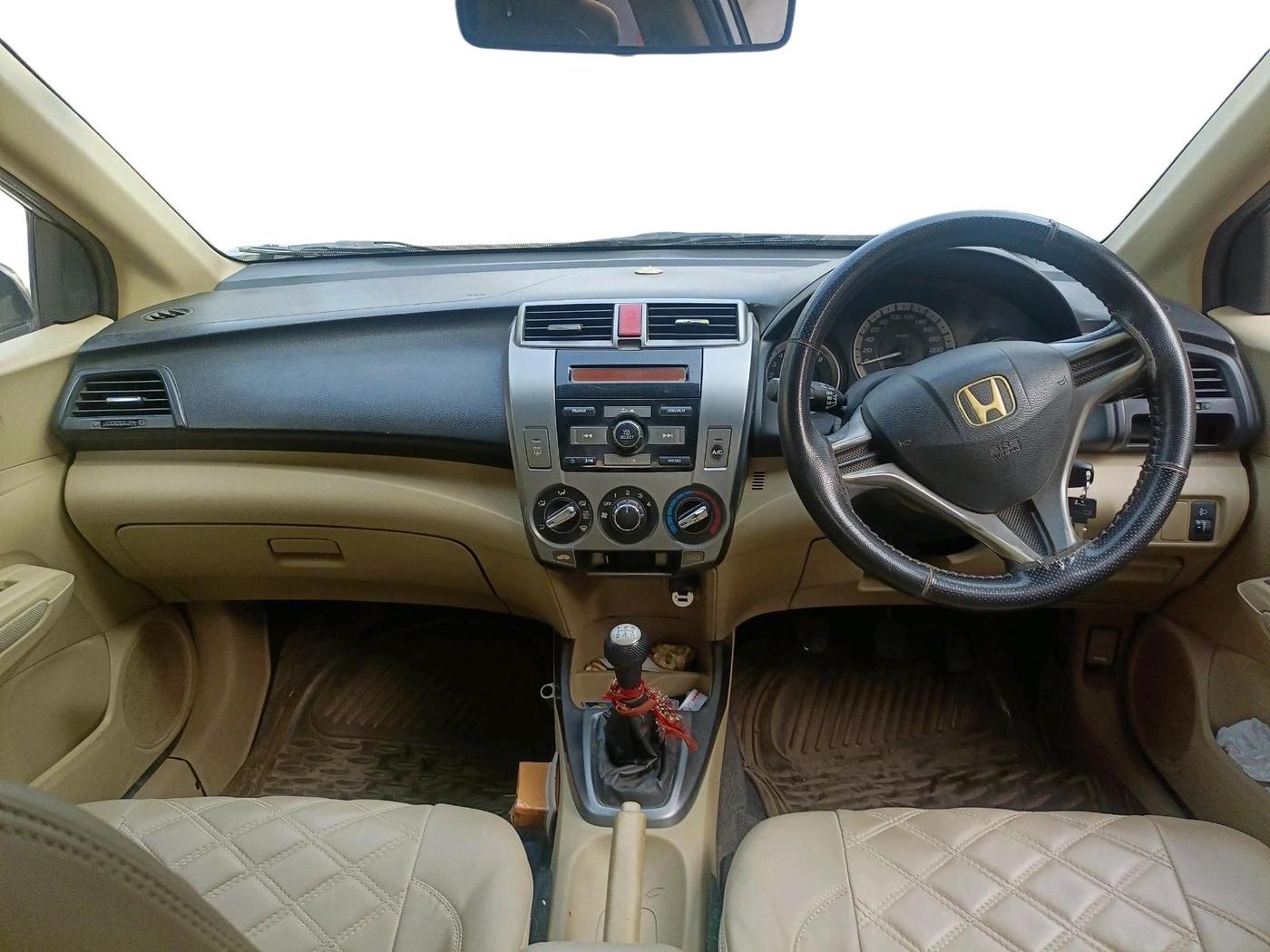 2013 Honda City 1.5L I-VTEC E MT, Petrol, Manual, 1,21,666 km, interior
