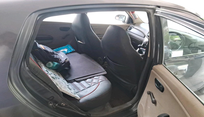 2012 Hyundai i10 ERA 1.1, Petrol, Manual, 1,43,340 km, interior