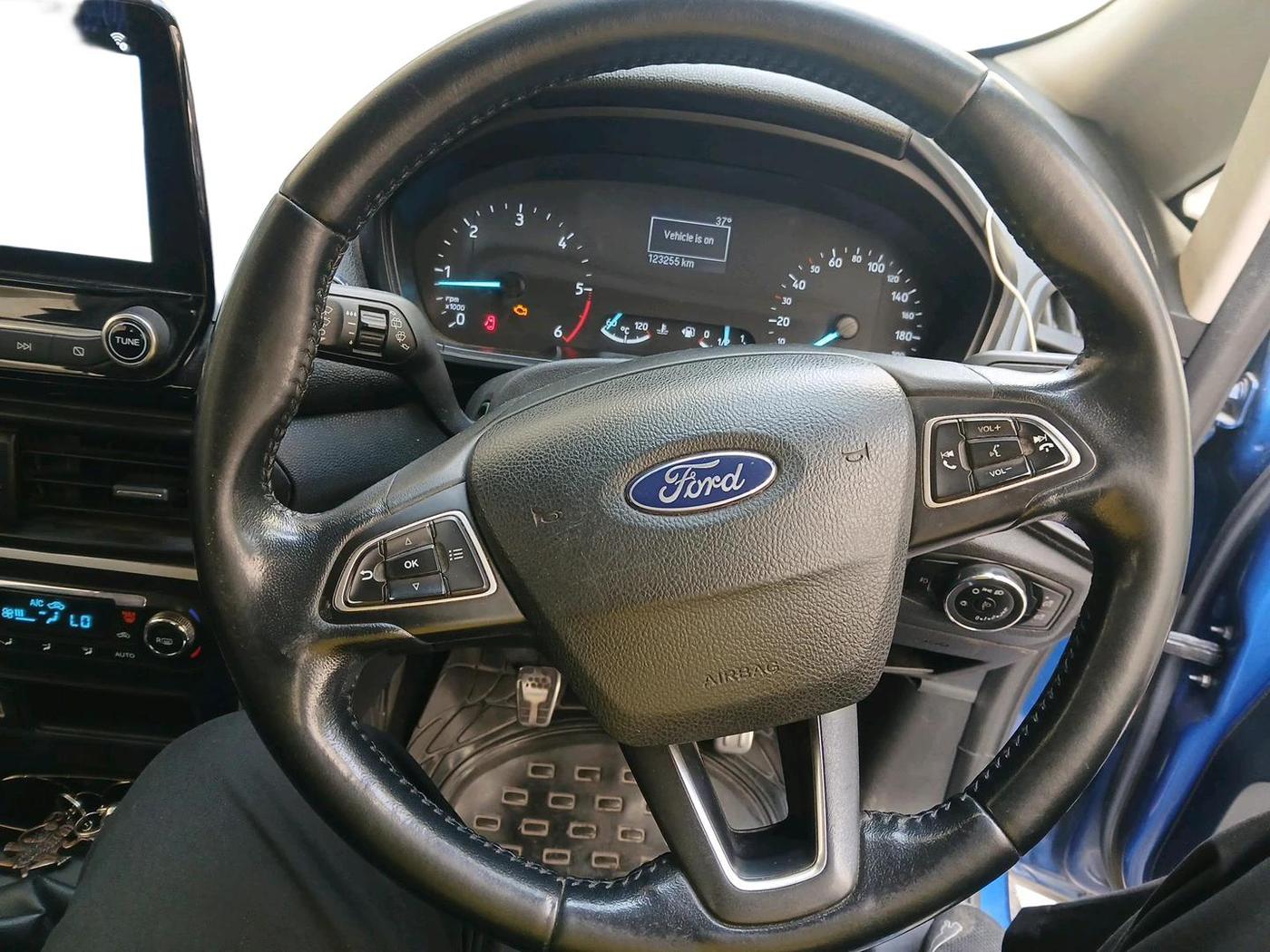 2018 Ford Ecosport TITANIUM 1.5L DIESEL, Diesel, Manual, 1,23,255 km, interior