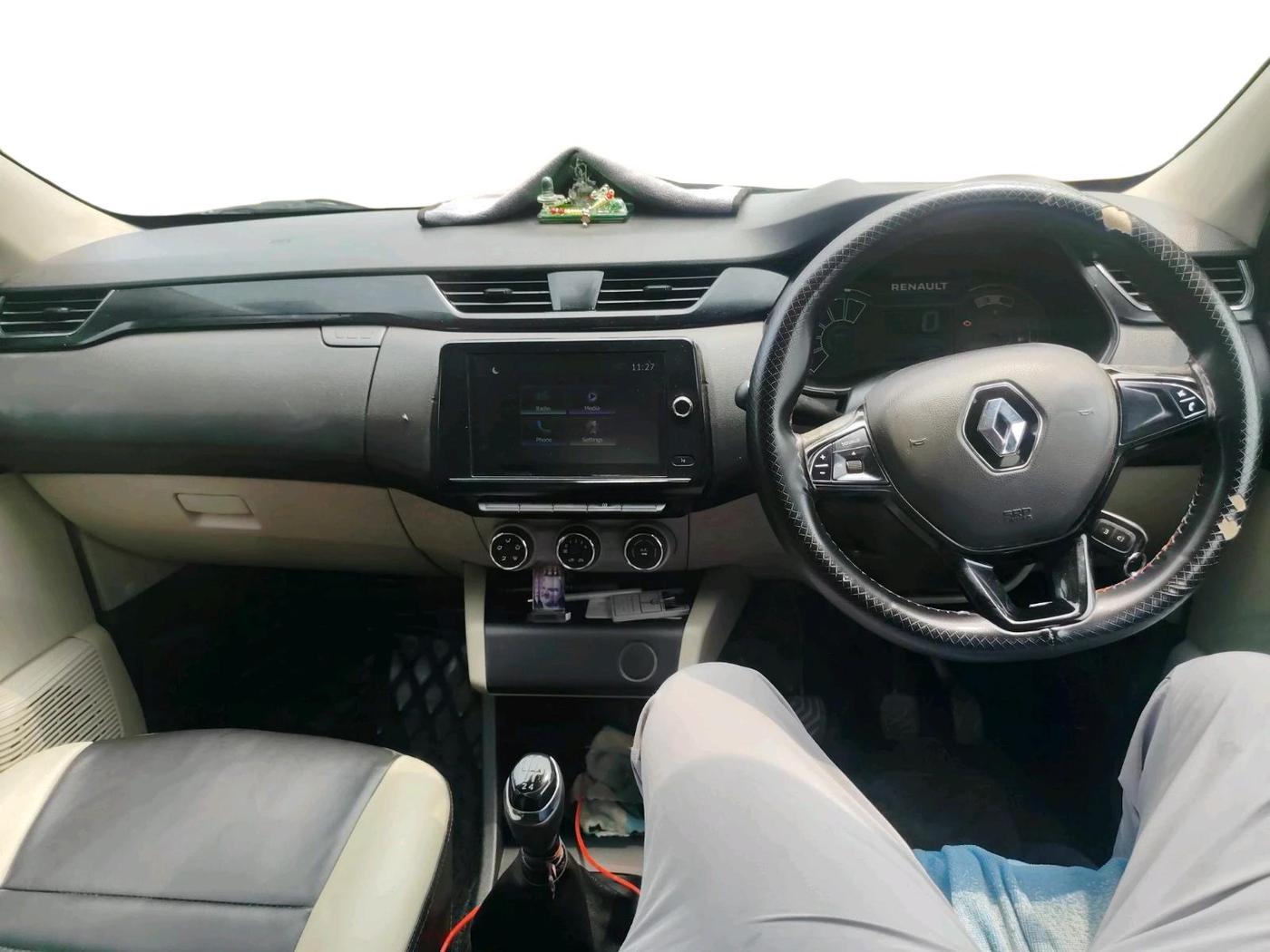 2022 Renault TRIBER RXT, CNG, Manual, 1,17,909 km, interior