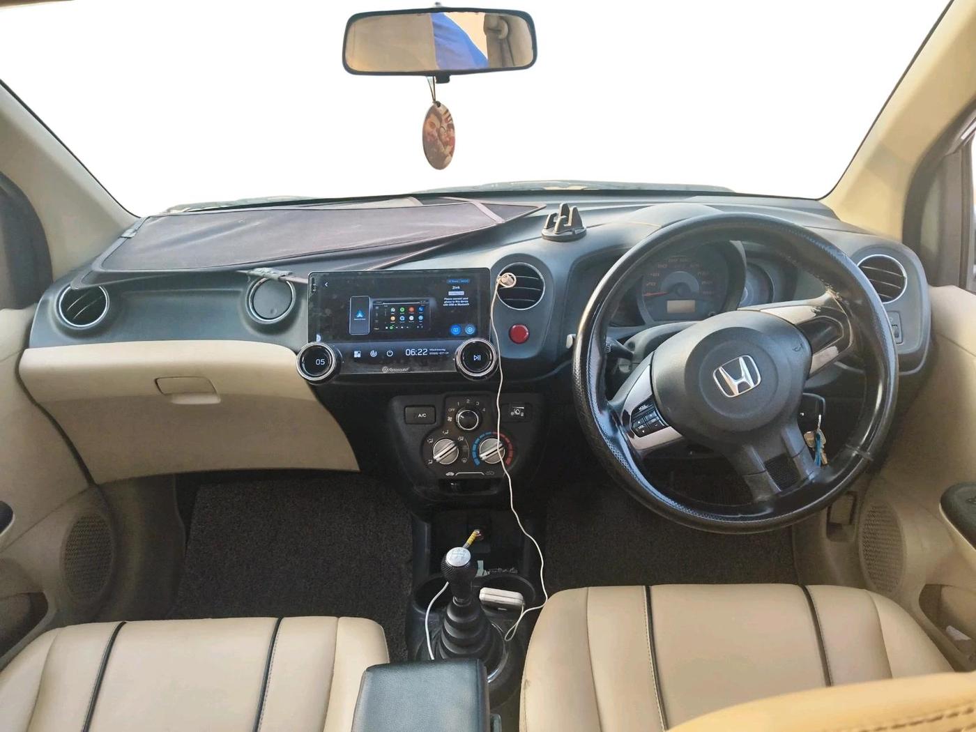 2014 Honda Amaze 1.2L I-VTEC S, CNG, Manual, 1,57,305 km, interior