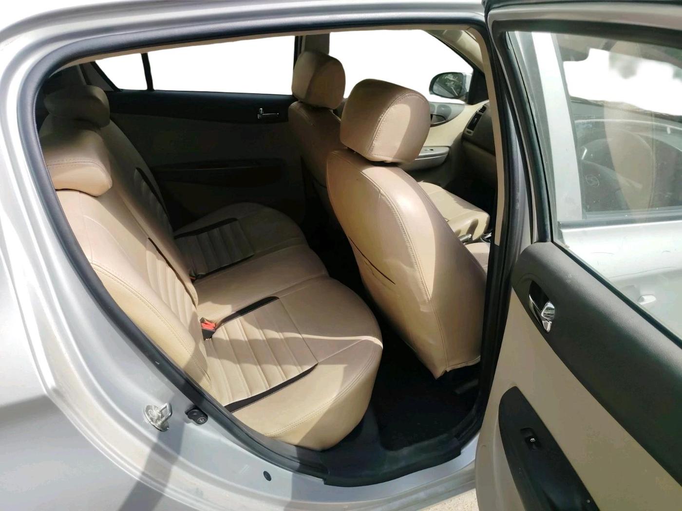 2013 Hyundai i20 SPORTZ 1.2, Petrol, Manual, 68,000 km, interior