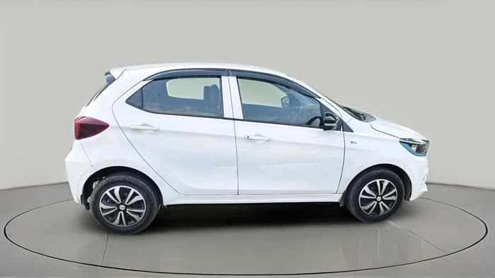 2023 Tata TIAGO EV XT LONG RANGE, Electric, Automatic, 50,343 km, exterior