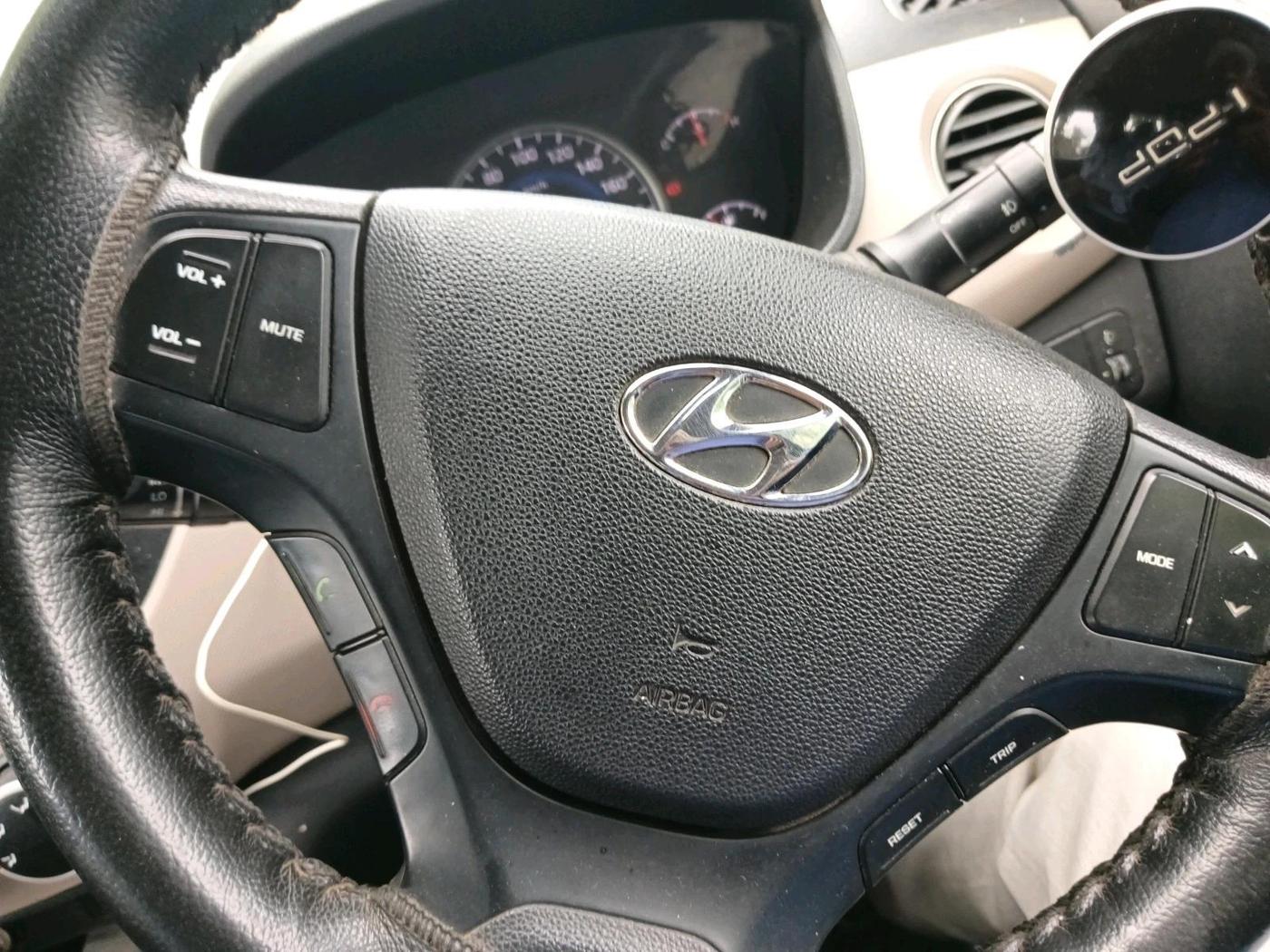 2018 Hyundai Grand i10 SPORTZ U2 1.2 CRDI, Diesel, Manual, 1,05,388 km, interior