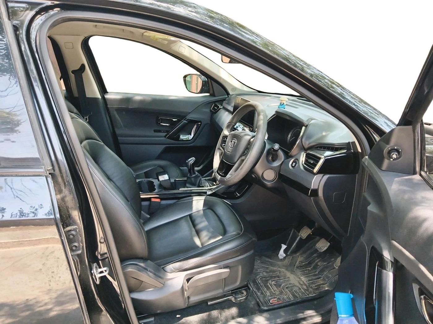 2022 Tata Harrier XT PLUS 2.0L KRYOTEC DARK EDITON, Diesel, Manual, 1,16,958 km, interior