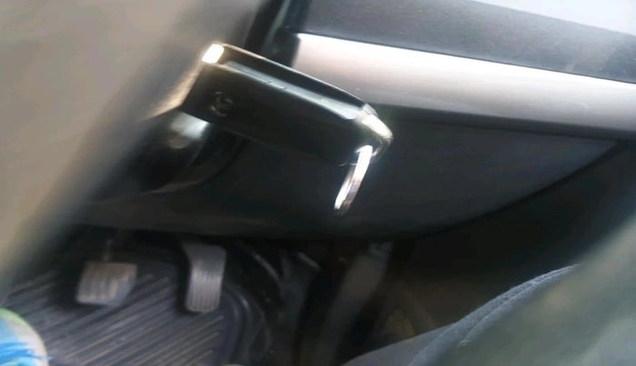 2019 Tata Harrier XM 2.0L KRYOTEC, Diesel, Manual, 81,591 km, interior